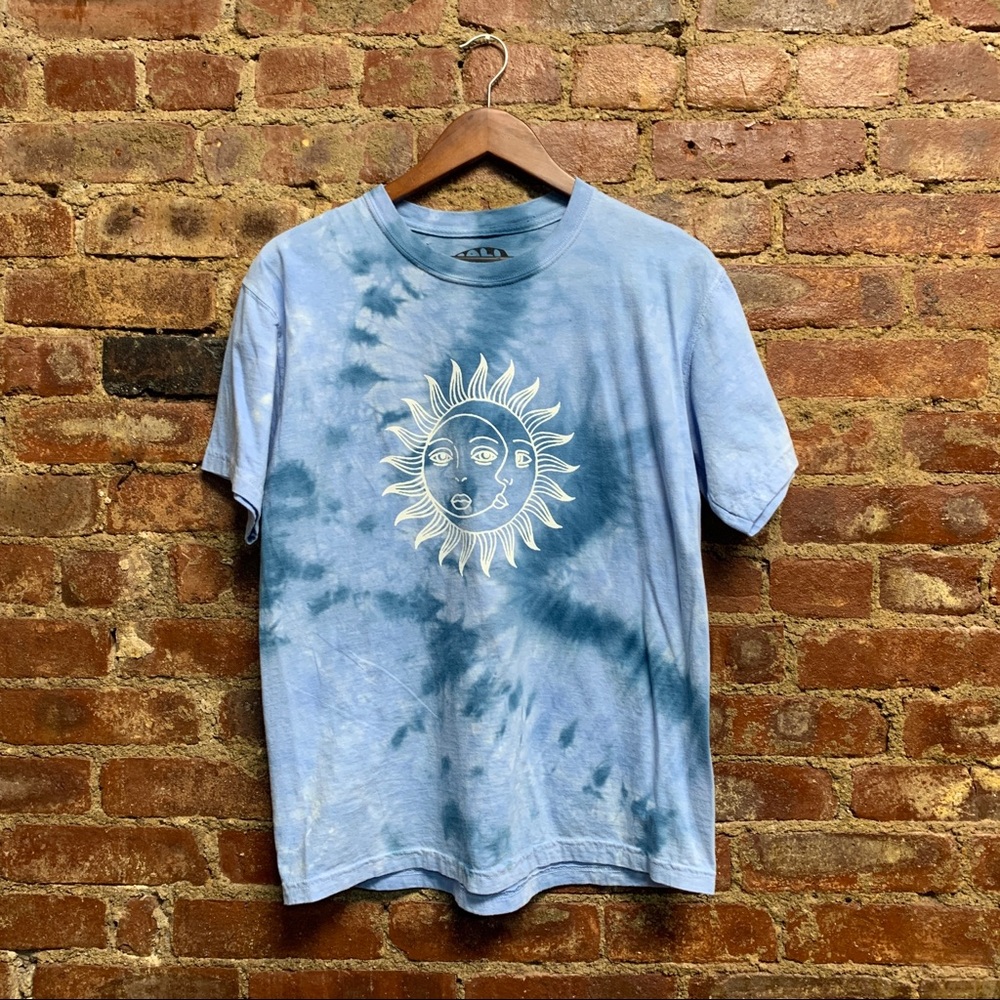 Sun & Moon Graphic Tee - Medium - 10/10